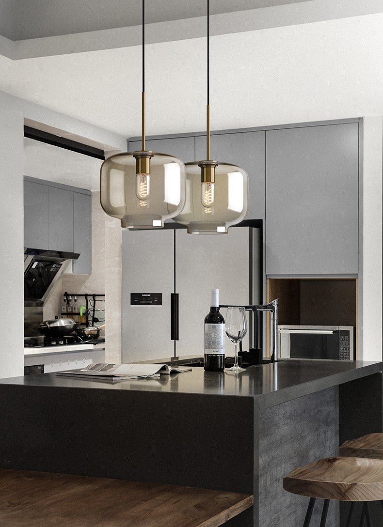 Kronleuchter in mehreren Schalenstilen