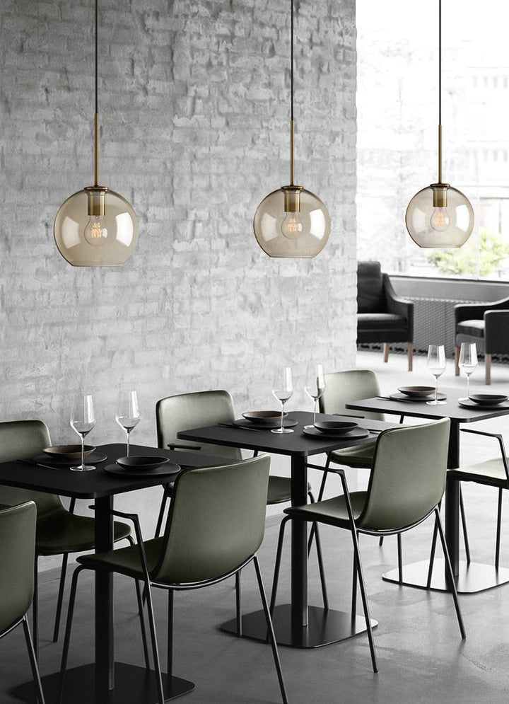 Kronleuchter in mehreren Schalenstilen