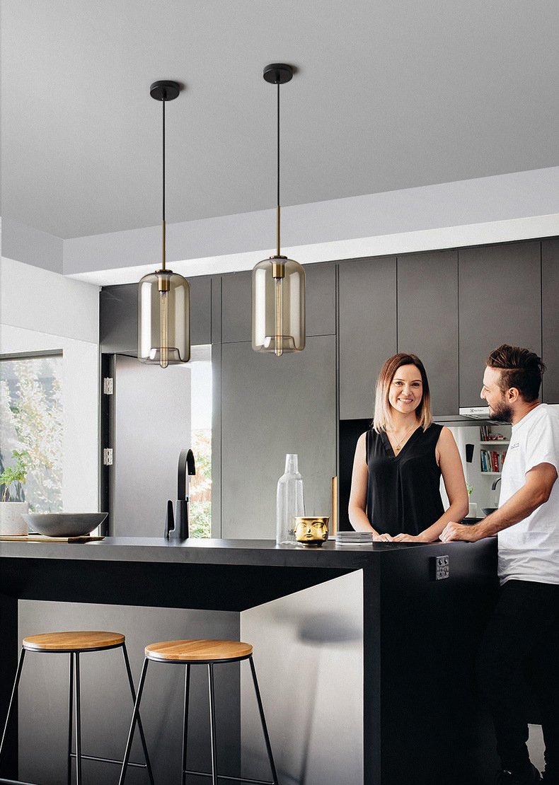 Kronleuchter in mehreren Schalenstilen