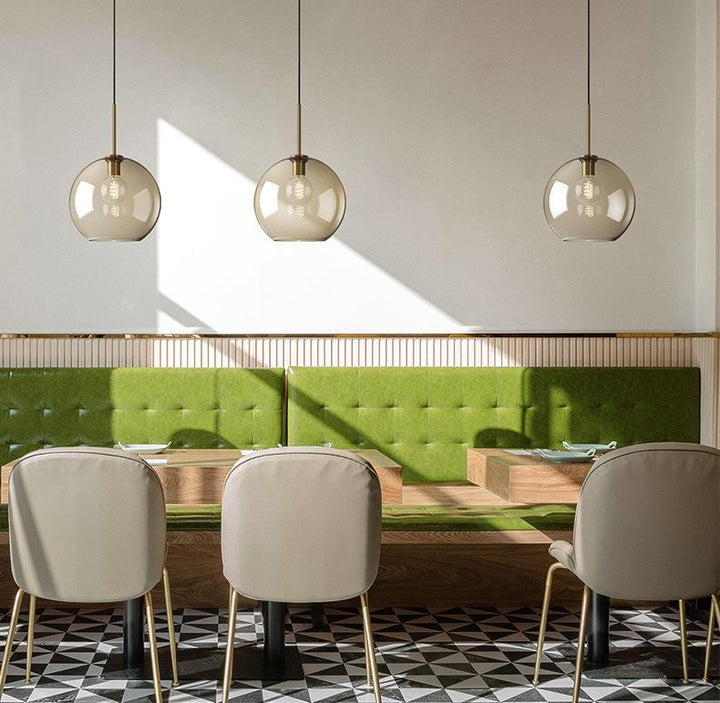 Kronleuchter in mehreren Schalenstilen