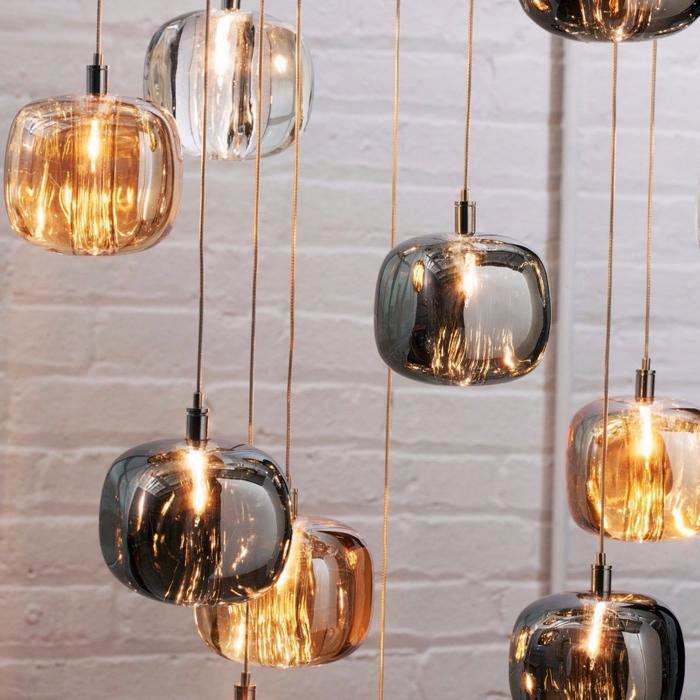 Handgeformte Bernstein-Pendelleuchte in Kugelform – Design für Familienzimmer